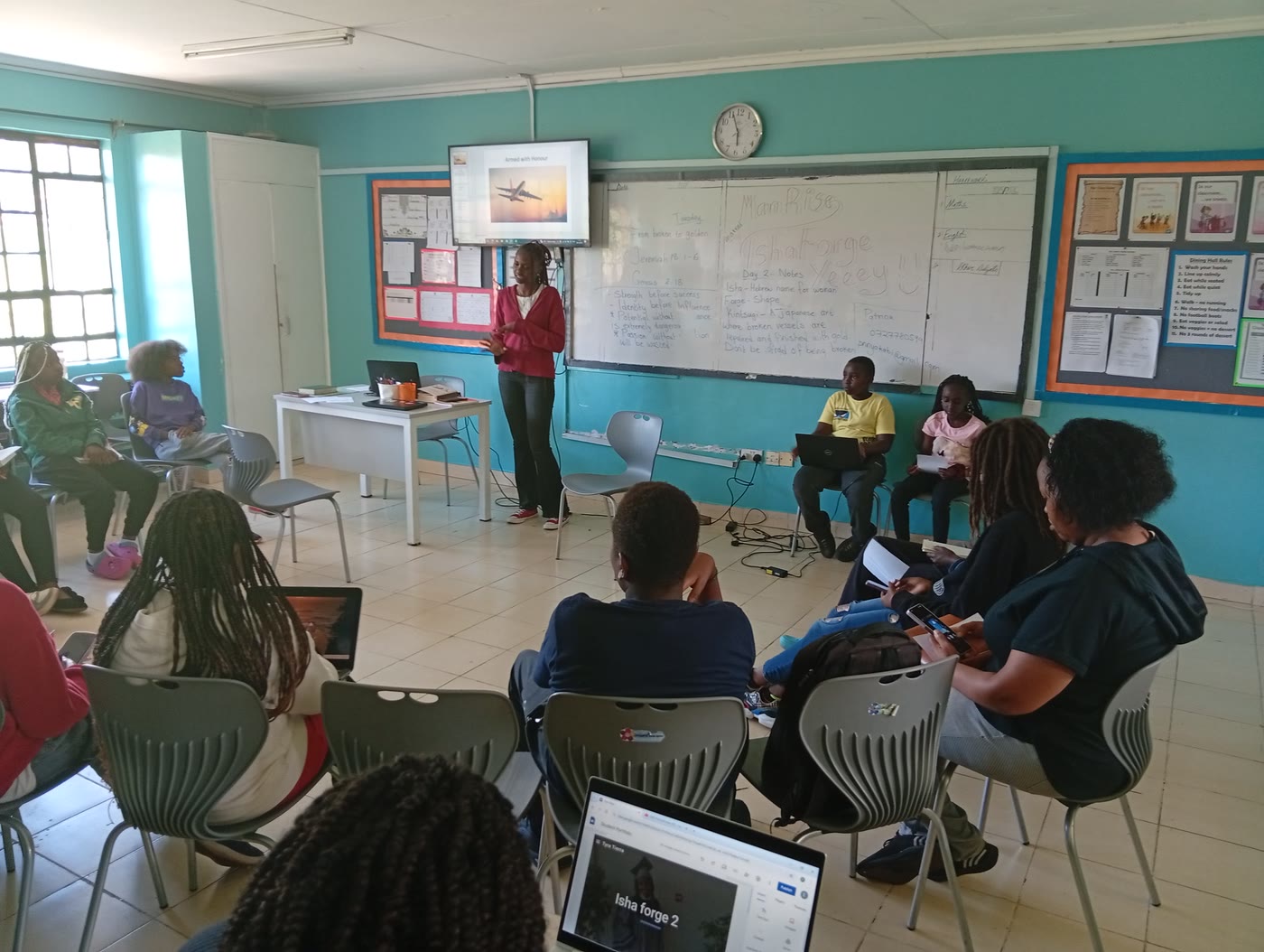 A mentor guiding a group session